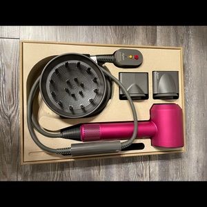 Dyson supersonic  blowdryer